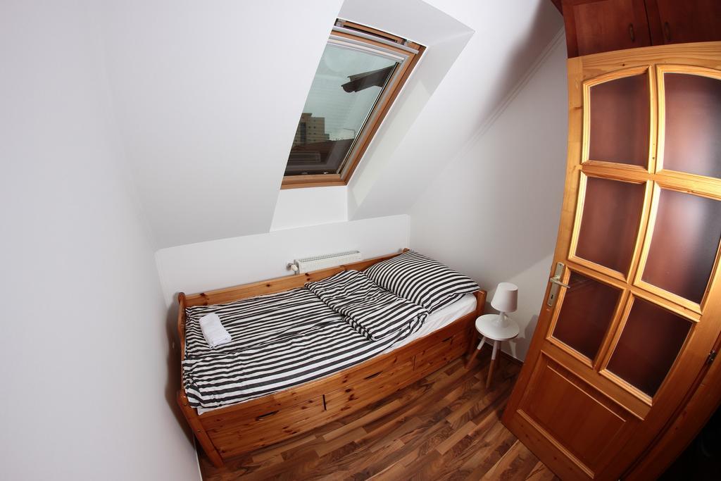 Balm Apartman Егер Екстериор снимка
